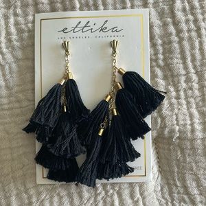 Ettika Los Angeles Tassle Earrings black